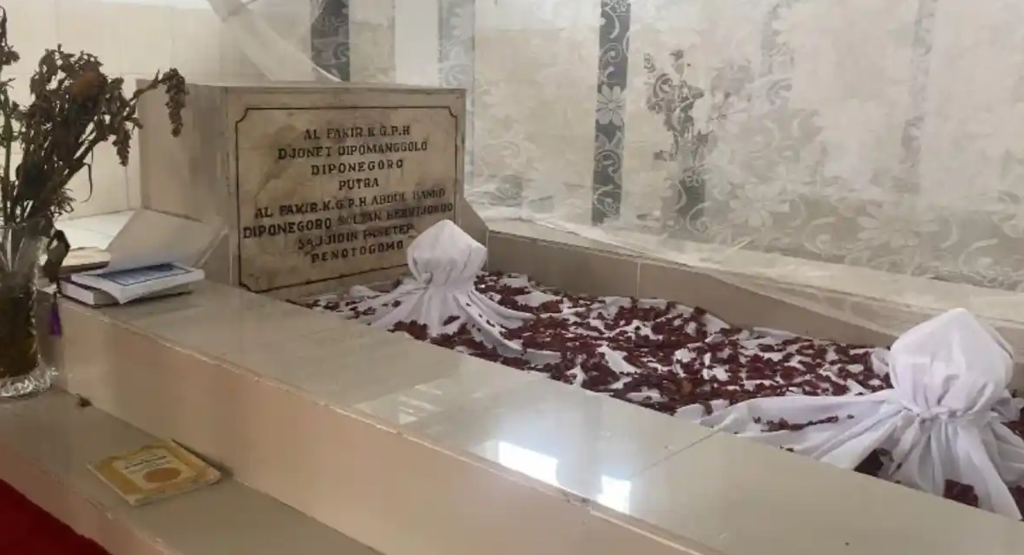 Menelusuri Jejak Makam Keramat Mbah Djoned Diponegoro di Bogor